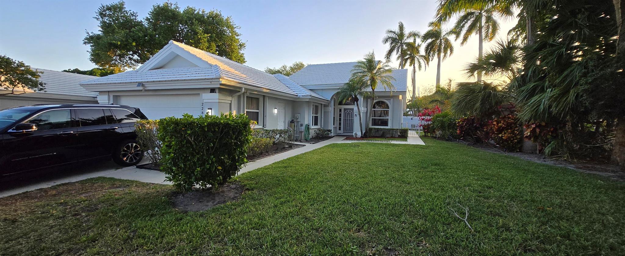 2285 Saratoga Lane