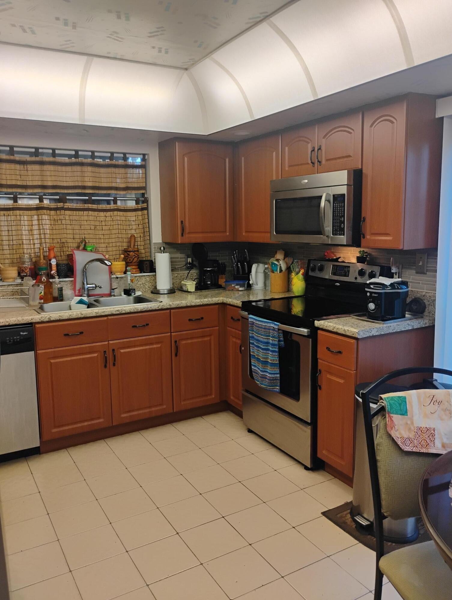 5665 LAKEVIEW MEWS Drive