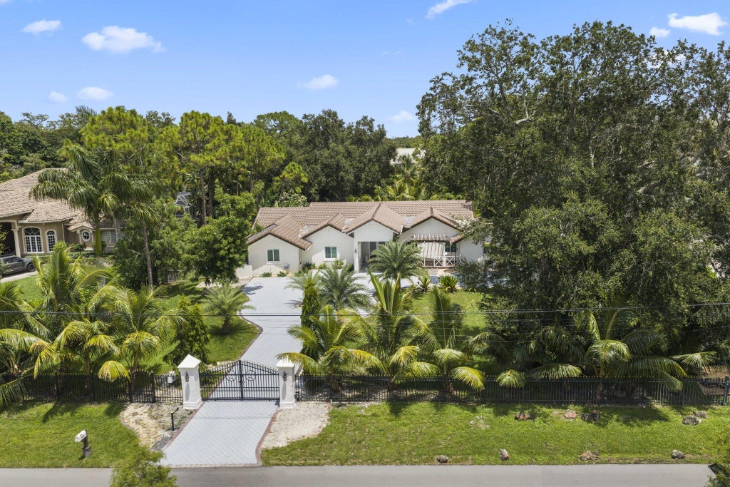 Photo of 6344 NW 74TH Terrace, Parkland, FL 33067 (MLS # B26078688)