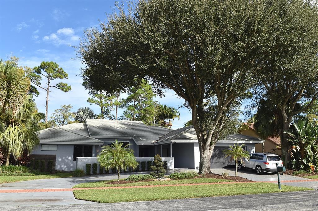 Photo of 12689 Headwater Circle, Wellington, FL 33414 (MLS # R10752142)