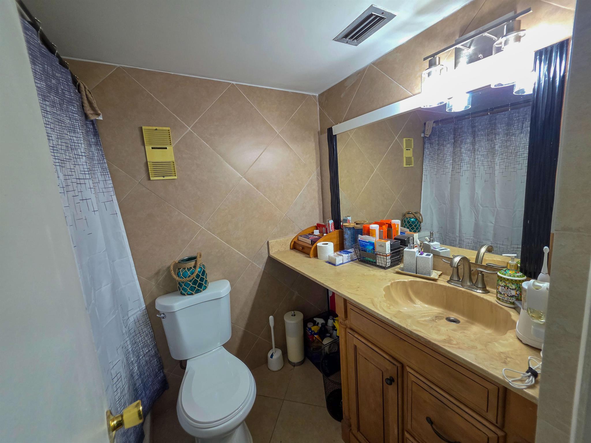 CASCADES OF LAUDERHILL - Residential