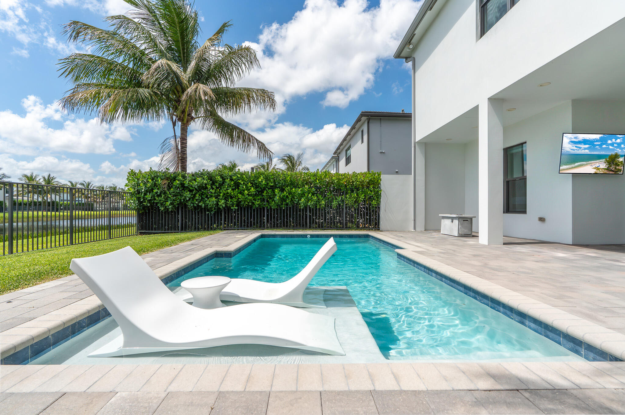LOTUS - Residential