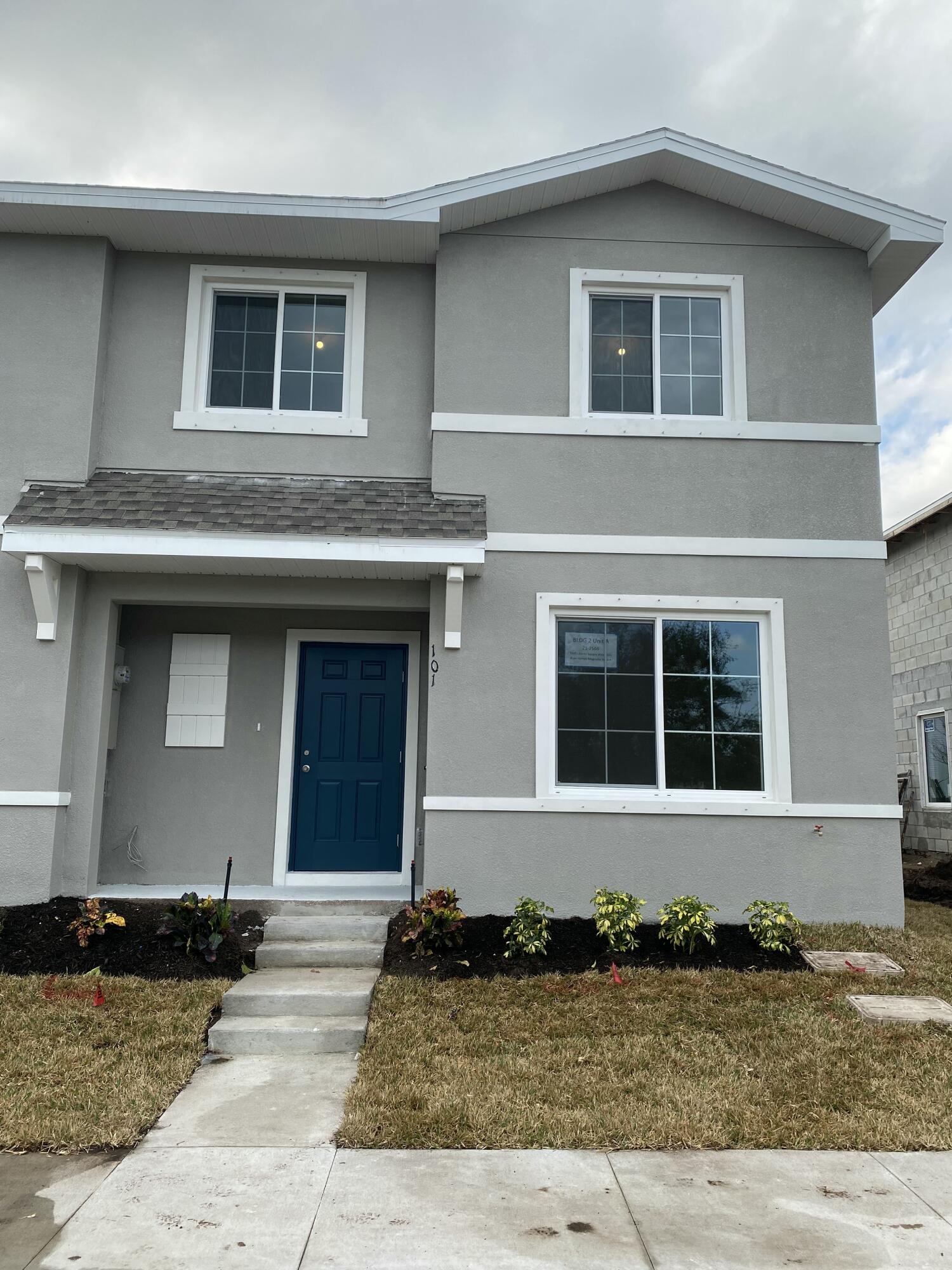 MAGNOLIA TOWNHOMES - Residential