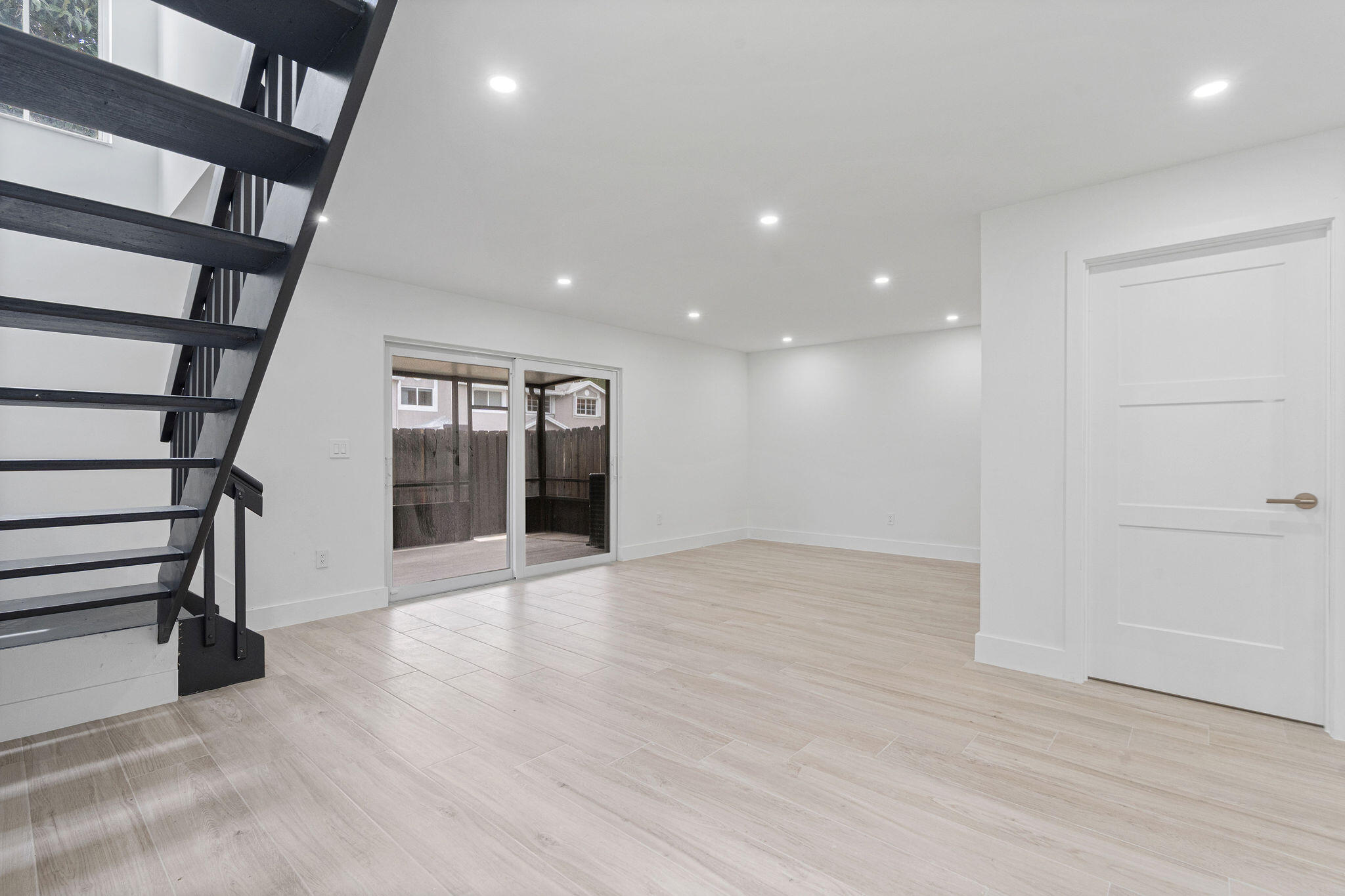 FLAMINGO GARDENS - Residential Lease