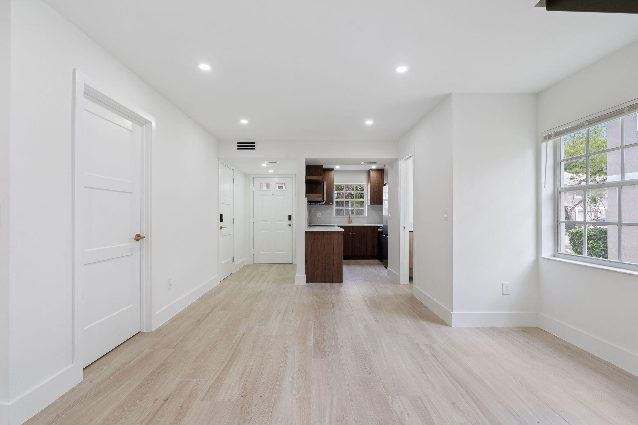 FLAMINGO GARDENS - Residential Lease