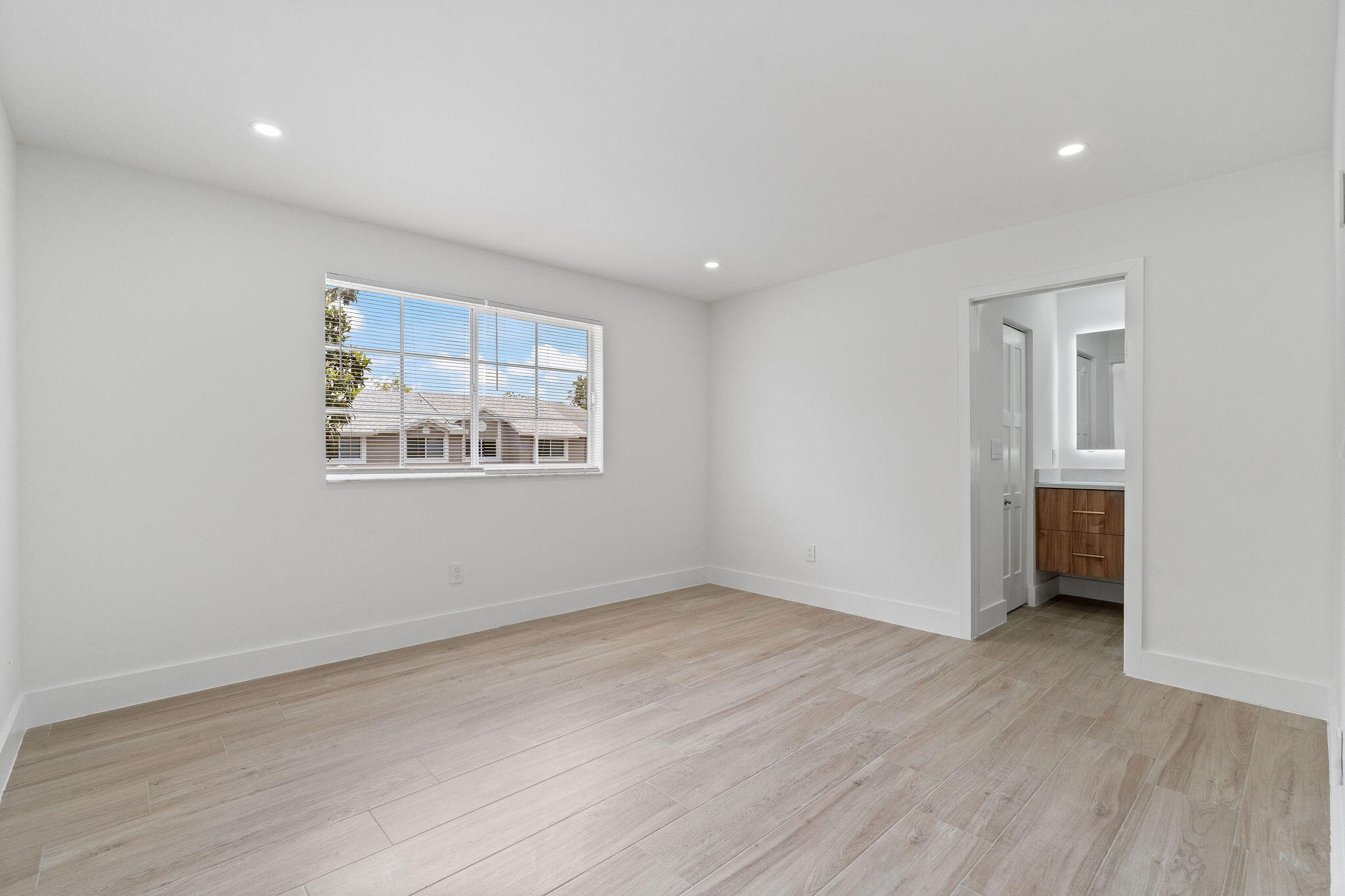 FLAMINGO GARDENS - Residential Lease