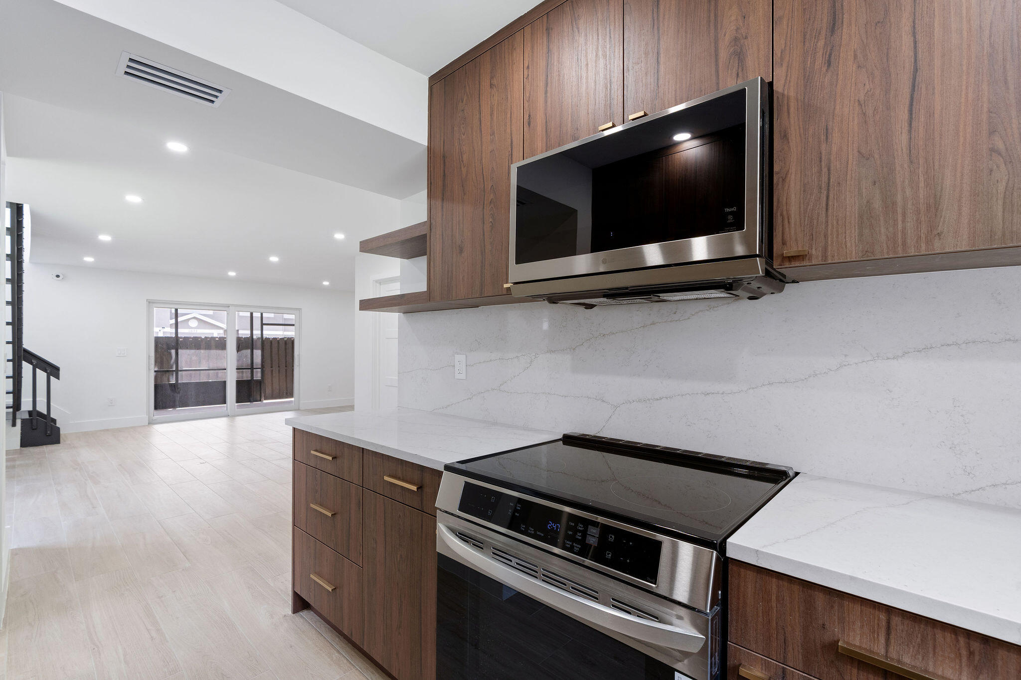 FLAMINGO GARDENS - Residential Lease