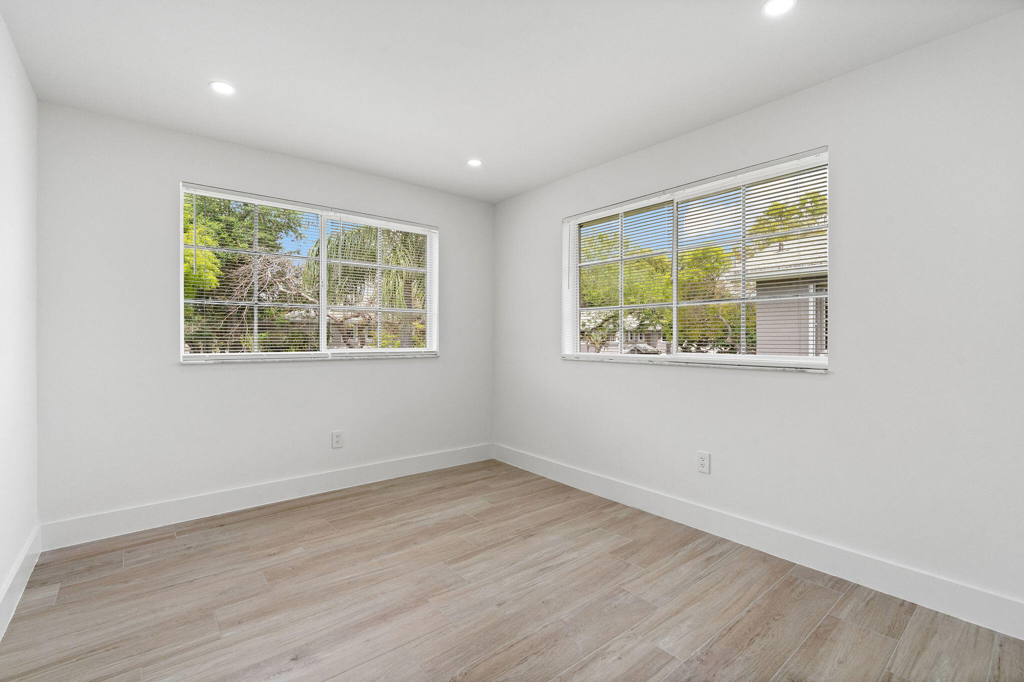 FLAMINGO GARDENS - Residential Lease
