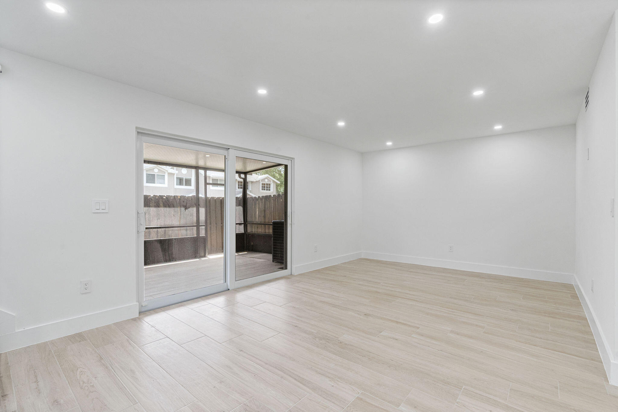 FLAMINGO GARDENS - Residential Lease