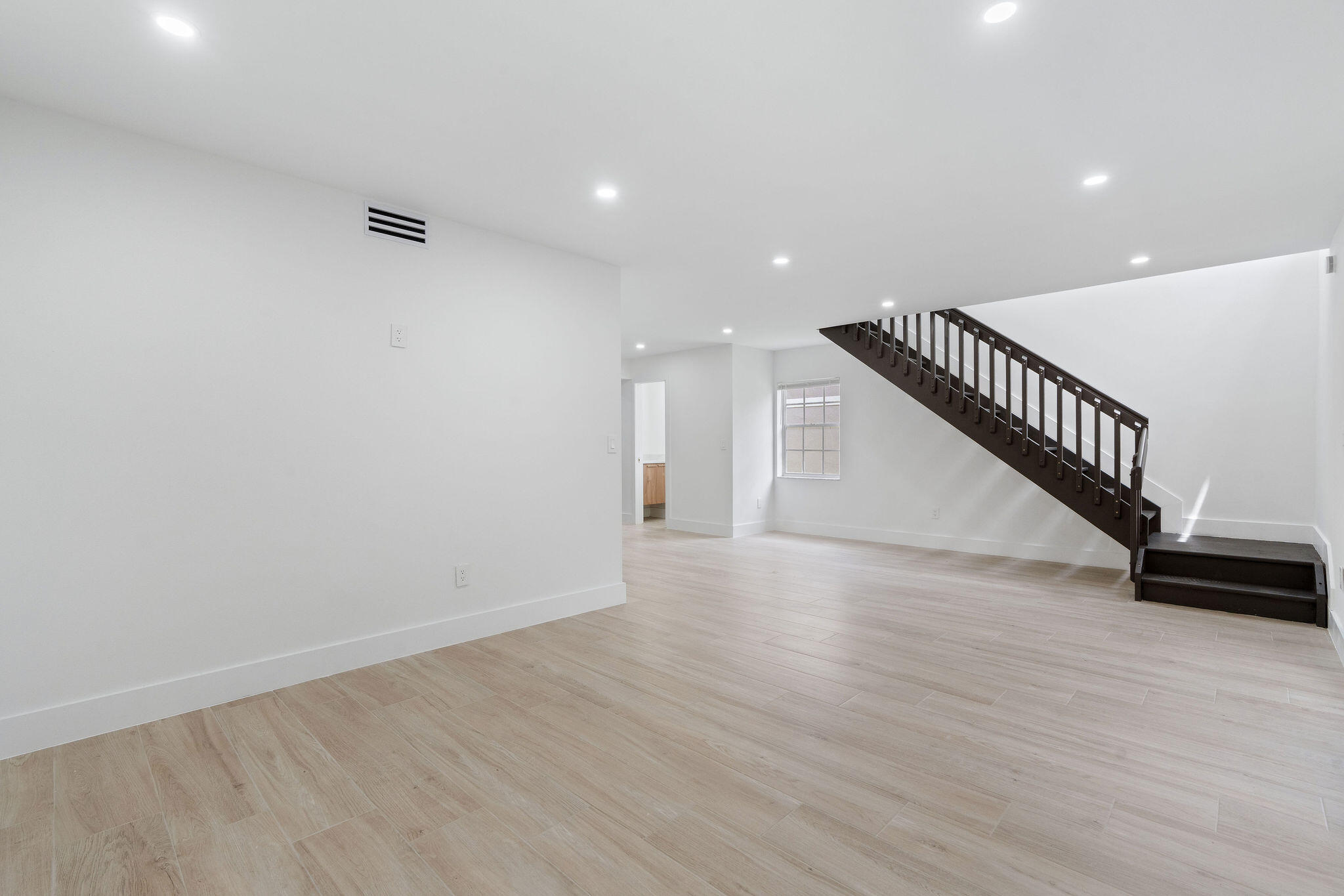 FLAMINGO GARDENS - Residential Lease