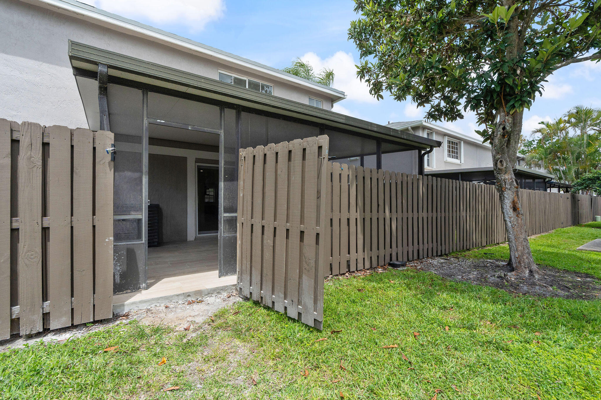 FLAMINGO GARDENS - Residential Lease