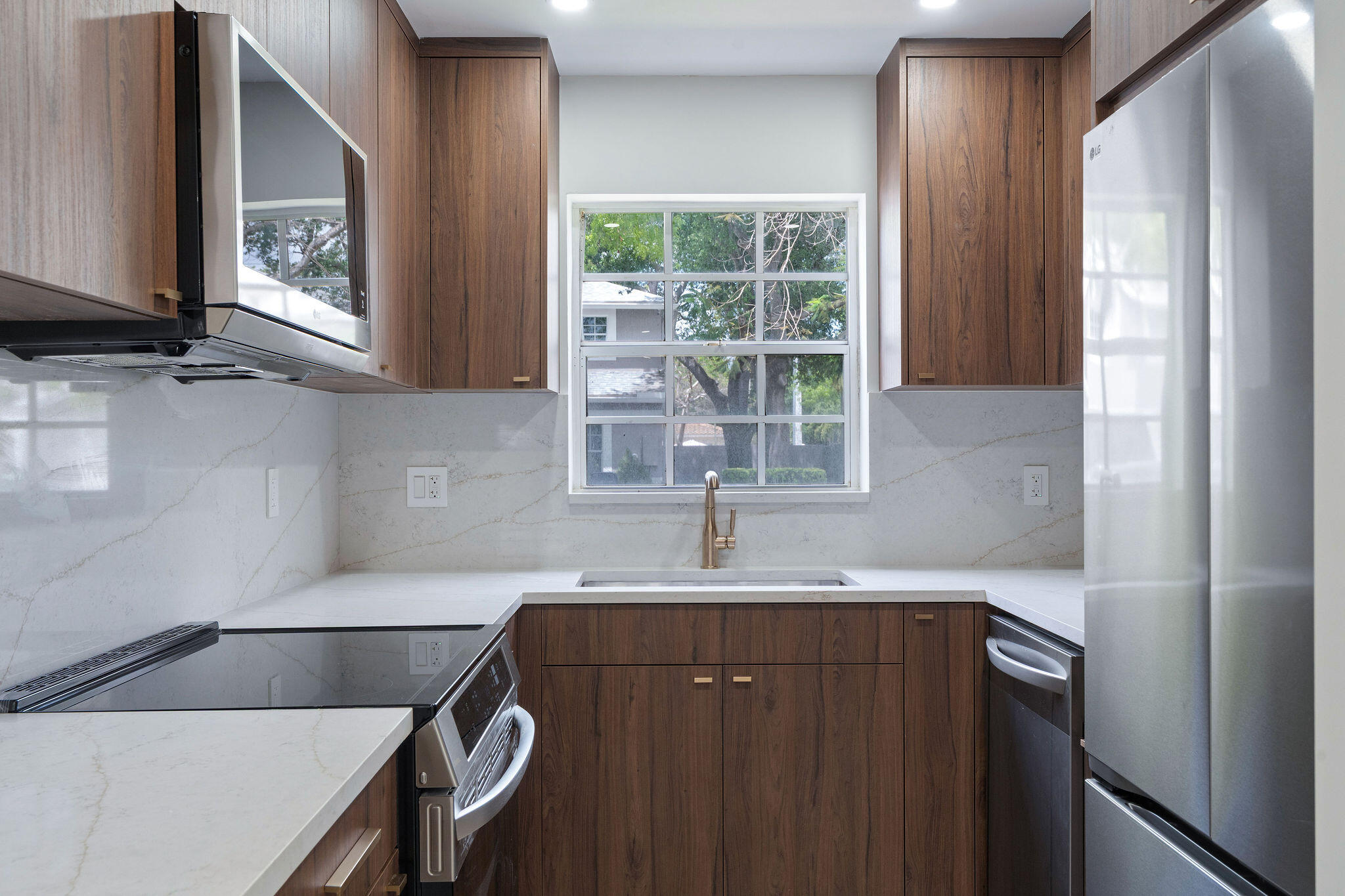 FLAMINGO GARDENS - Residential Lease
