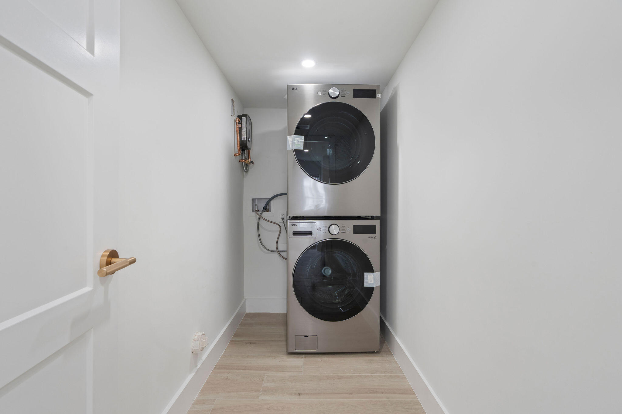 FLAMINGO GARDENS - Residential Lease