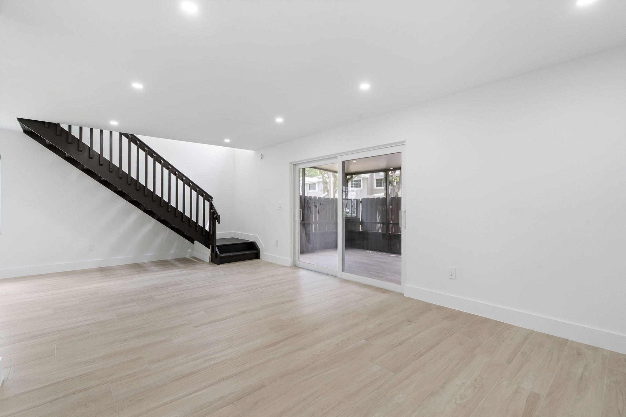 FLAMINGO GARDENS - Residential Lease