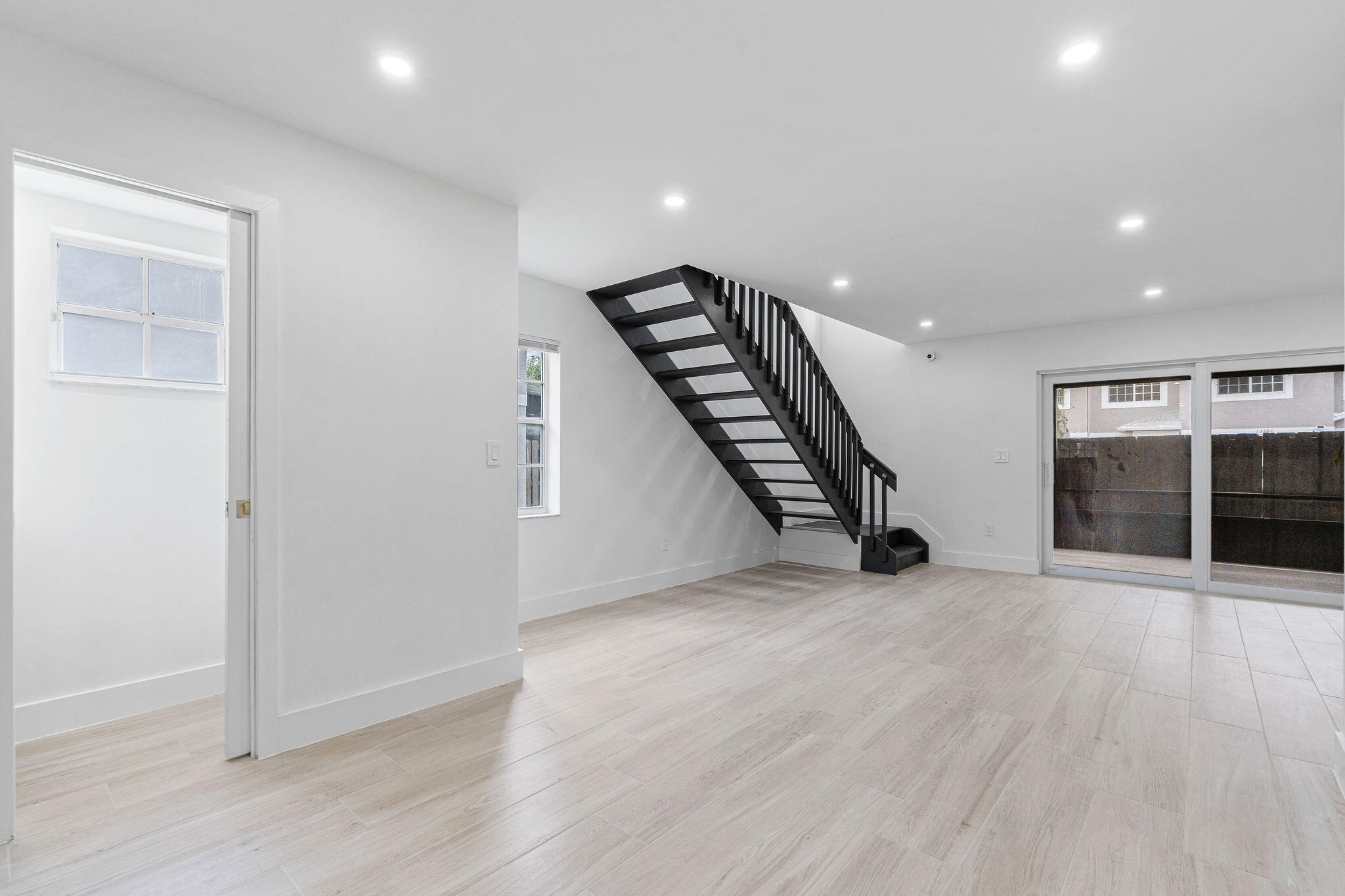 FLAMINGO GARDENS - Residential Lease