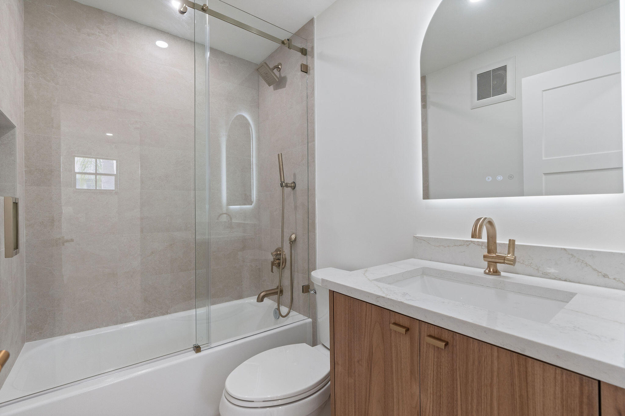 FLAMINGO GARDENS - Residential Lease