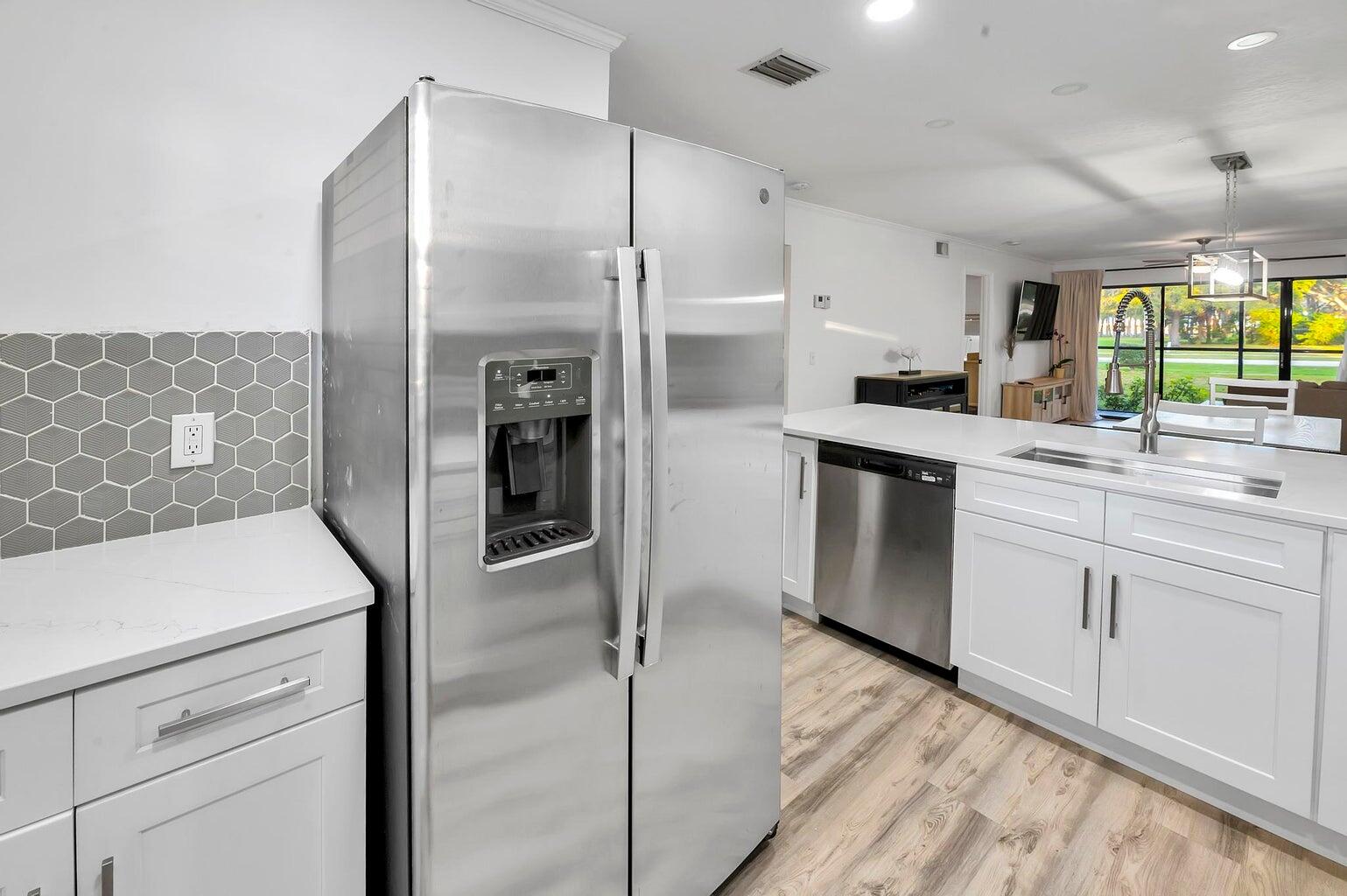 INDIAN RIVER PLACE, A CONDOMINIUM - Residential