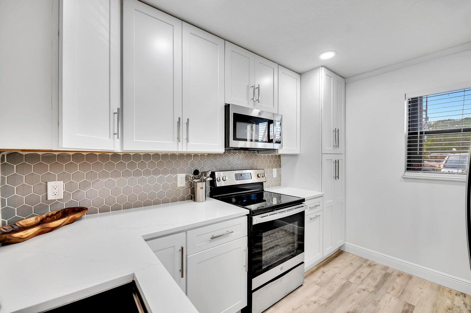 INDIAN RIVER PLACE, A CONDOMINIUM - Residential