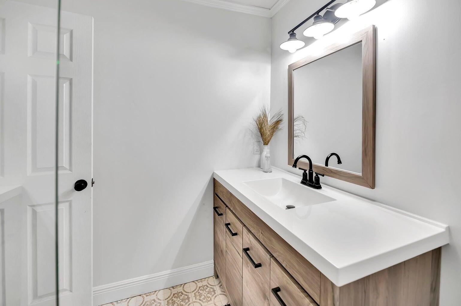 INDIAN RIVER PLACE, A CONDOMINIUM - Residential