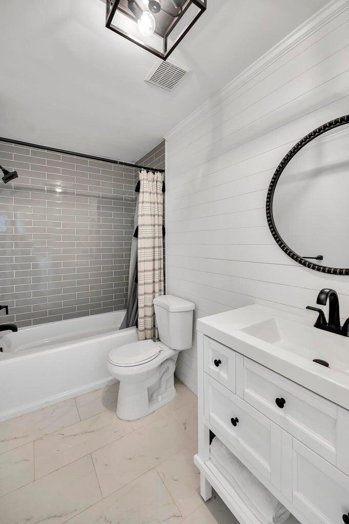 INDIAN RIVER PLACE, A CONDOMINIUM - Residential