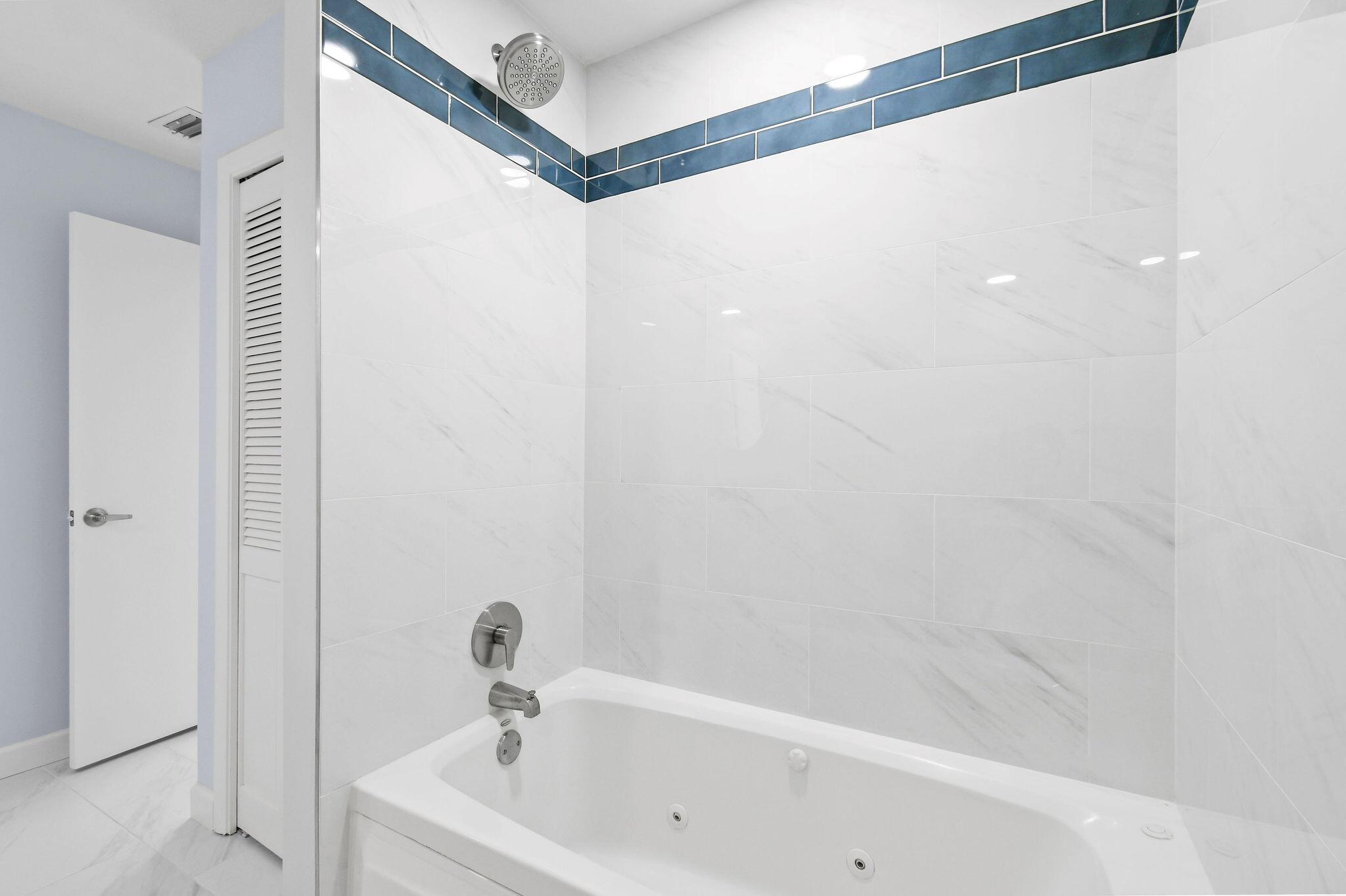 JAMESTOWN AT HERITAGE RID - Residential