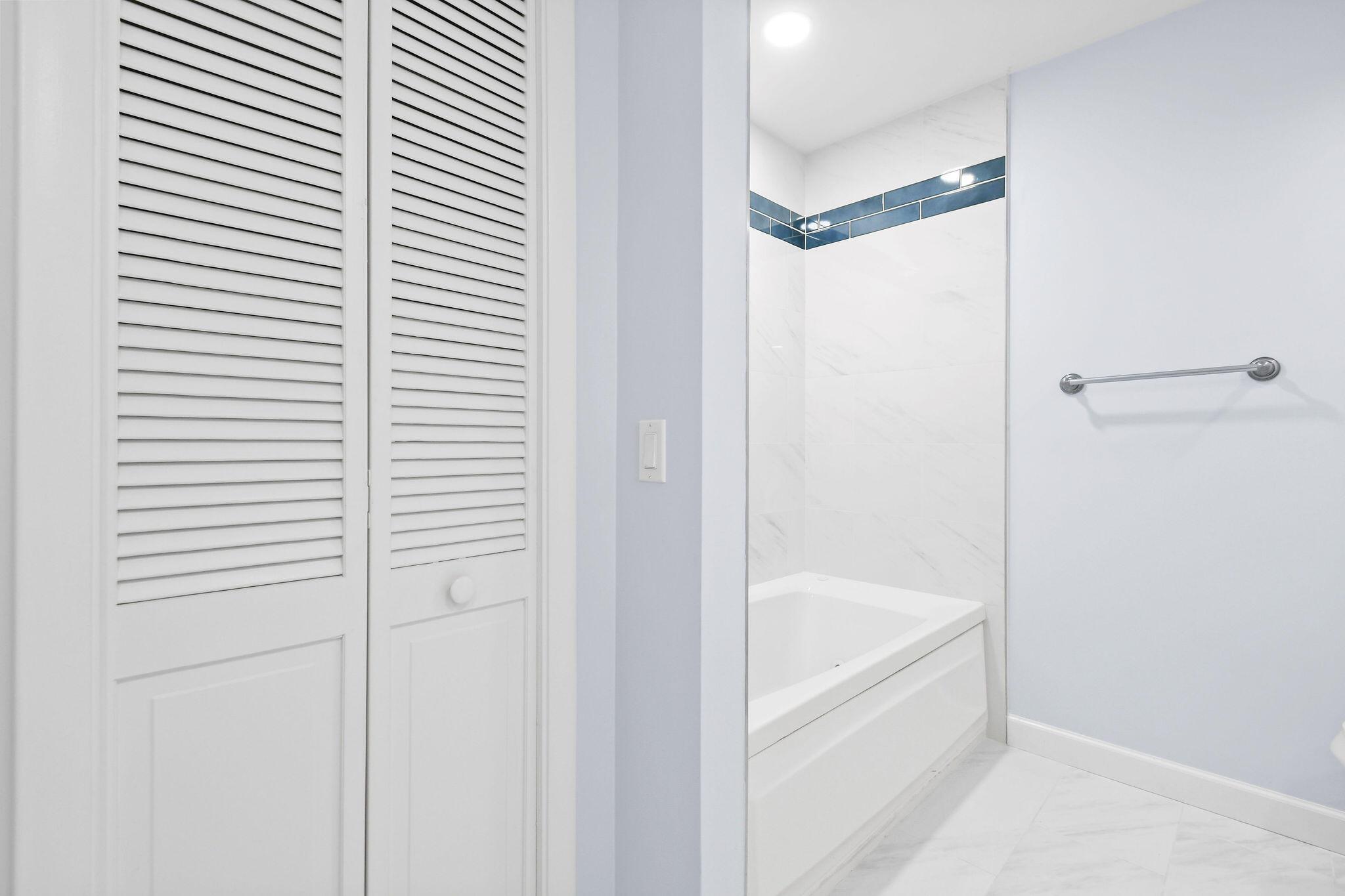 JAMESTOWN AT HERITAGE RID - Residential