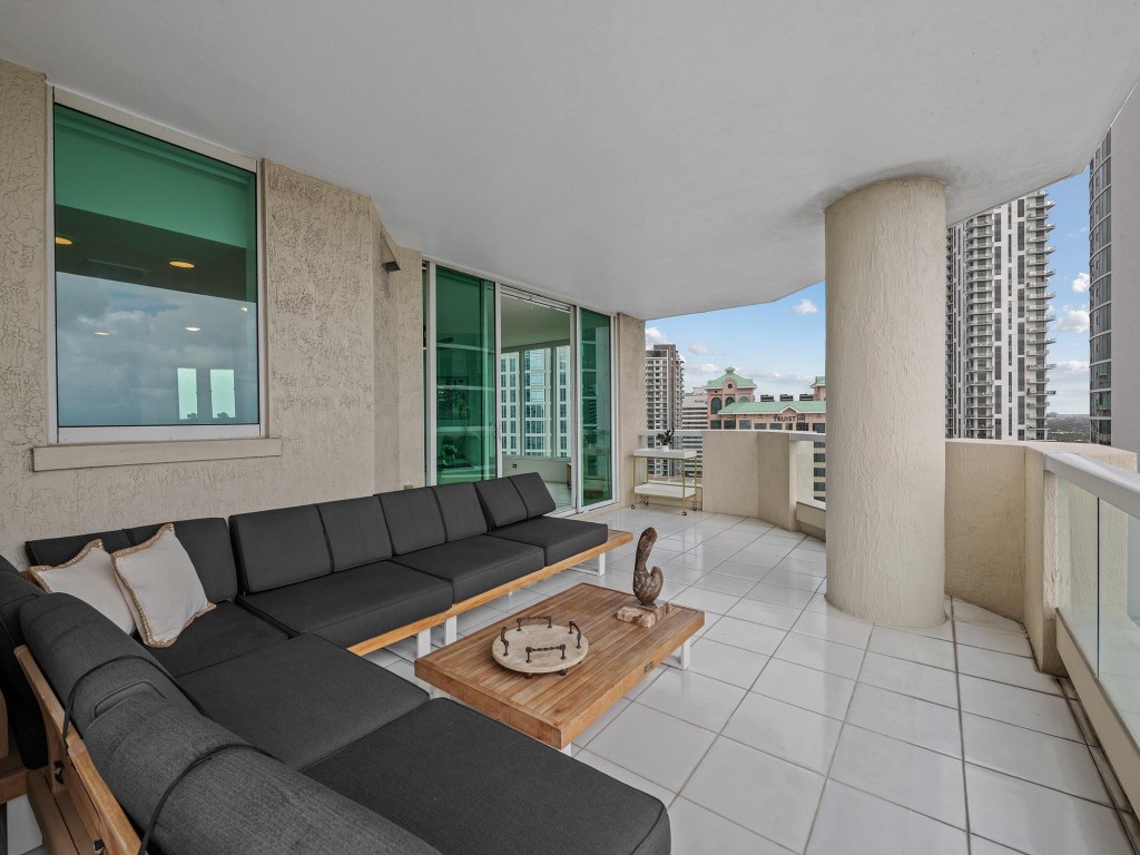 411 N New River Drive 2401