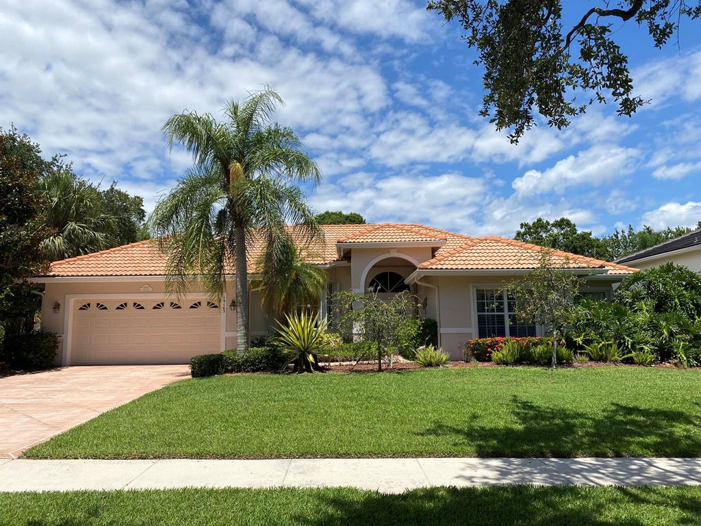 Photo of 19165 Tamara Lane, Jupiter, FL 33458 (MLS # R11001535)