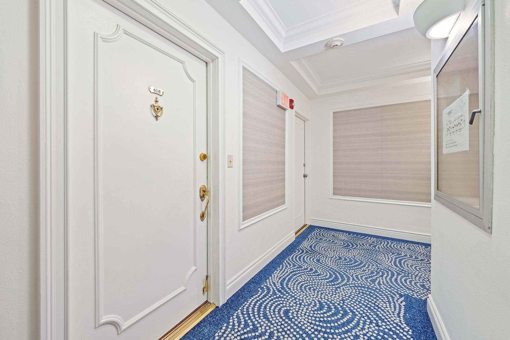250 BRADLEY Place 408