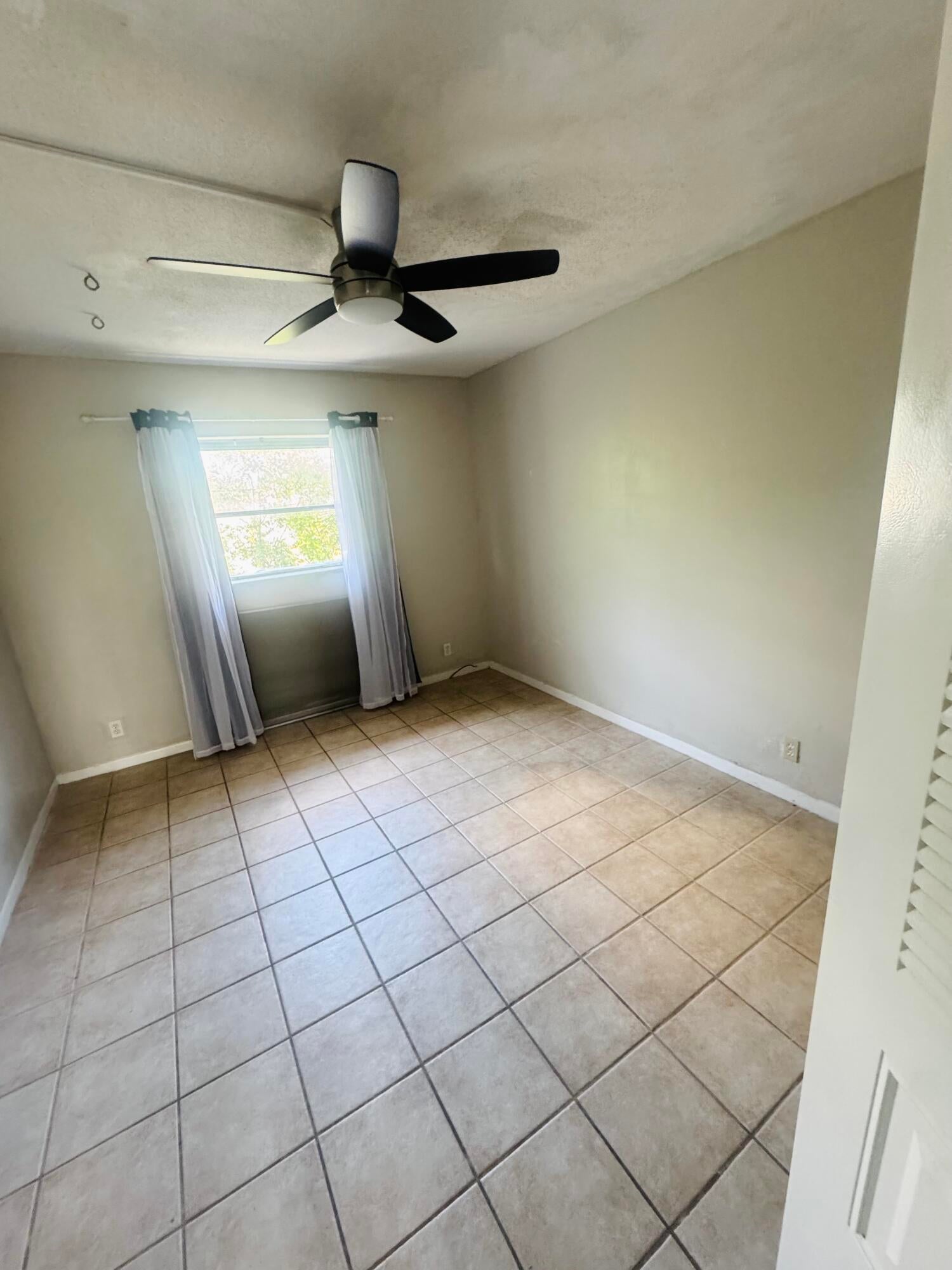 260 NW 19TH Street 0250