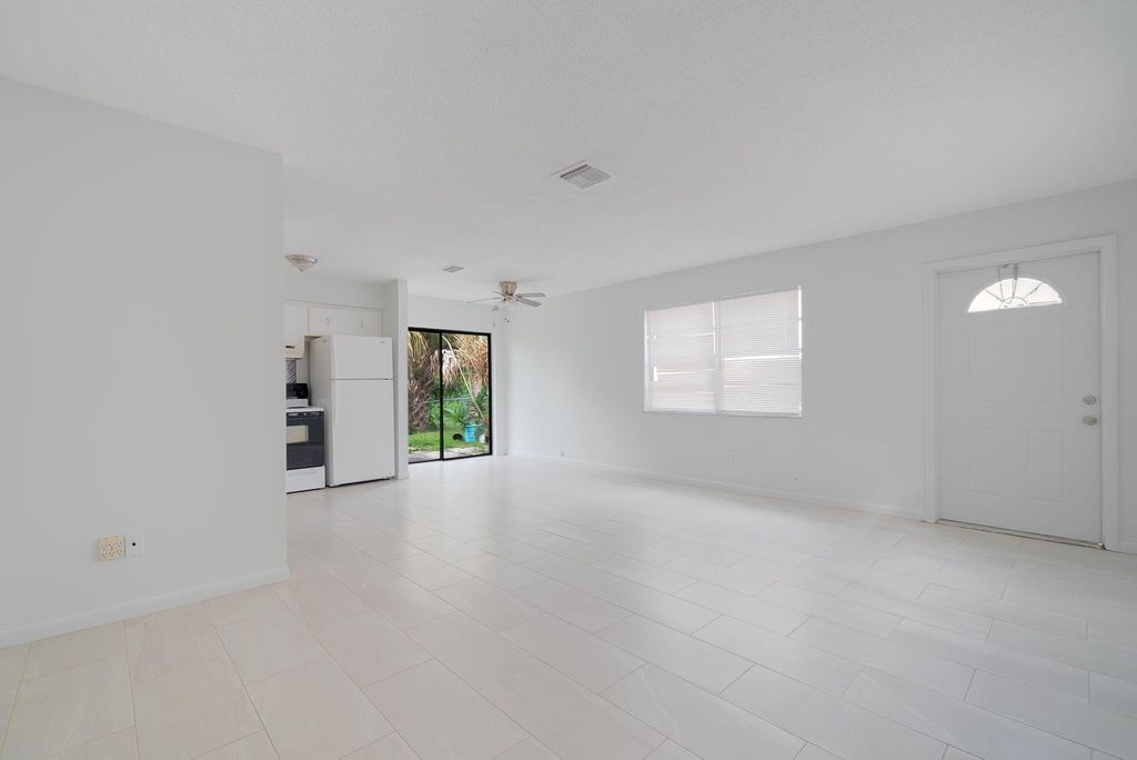 Photo of 4752 SE Ebbtide Avenue #4762, Stuart, FL 34997 (MLS # R11019313)