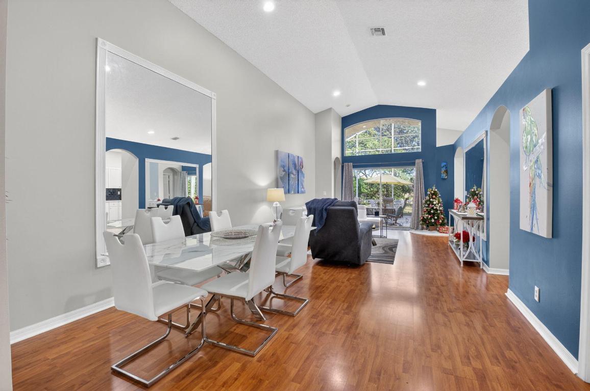 9403 Verona Lakes Boulevard