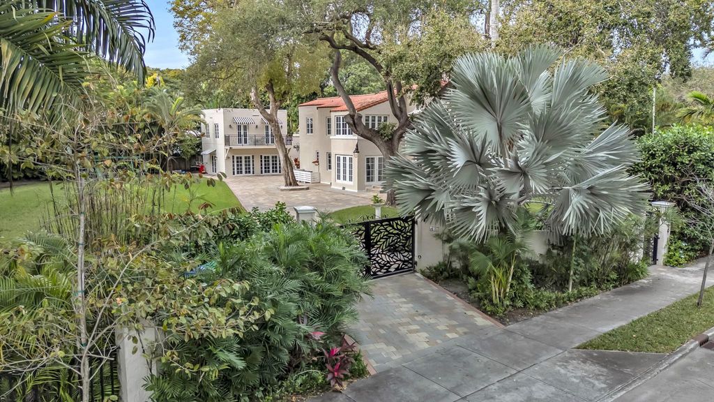 Photo of 5960 N Bayshore Drive, Miami, FL 33137 (MLS # F10549971)