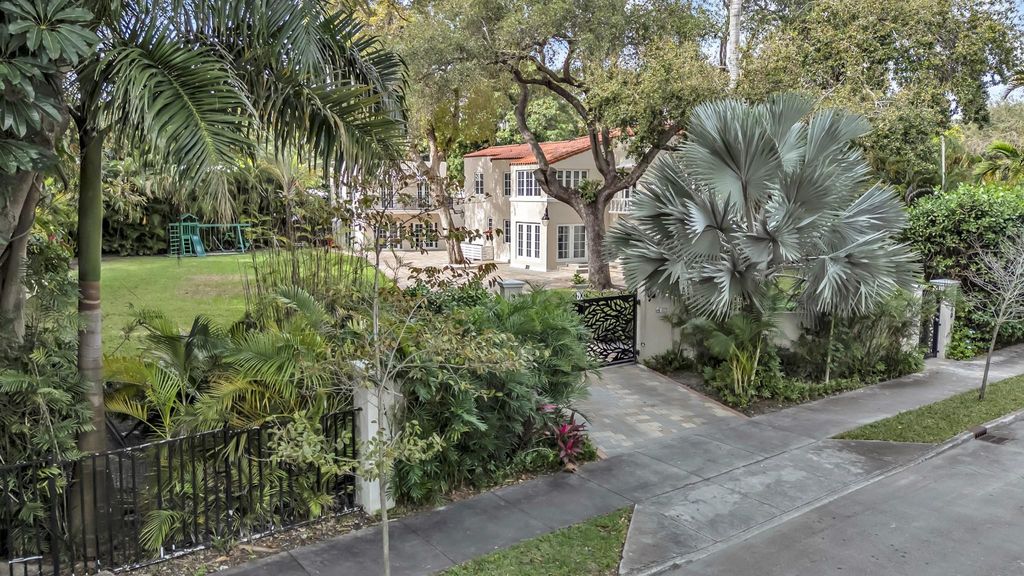 Photo of 5960 N Bayshore Drive, Miami, FL 33137 (MLS # F10549971)