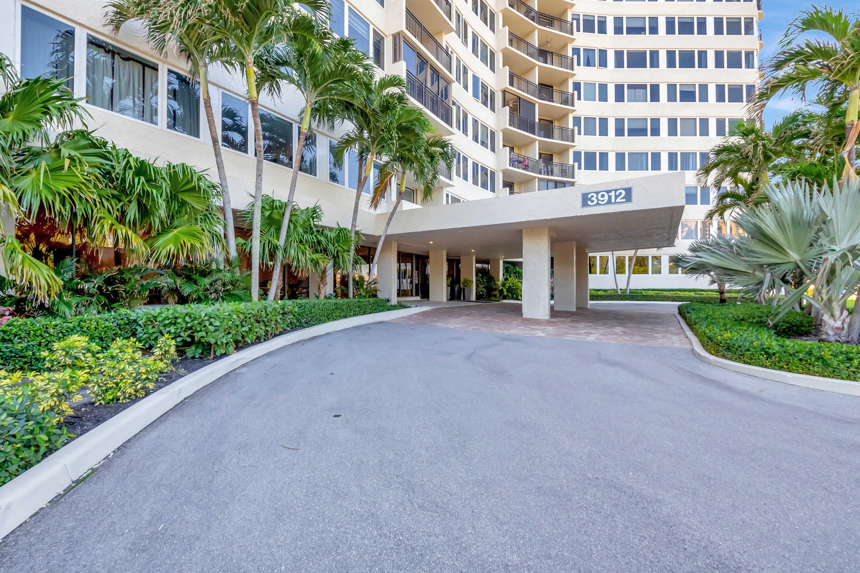 REGENCY HIGHLAND CLUB CONDO - Residential