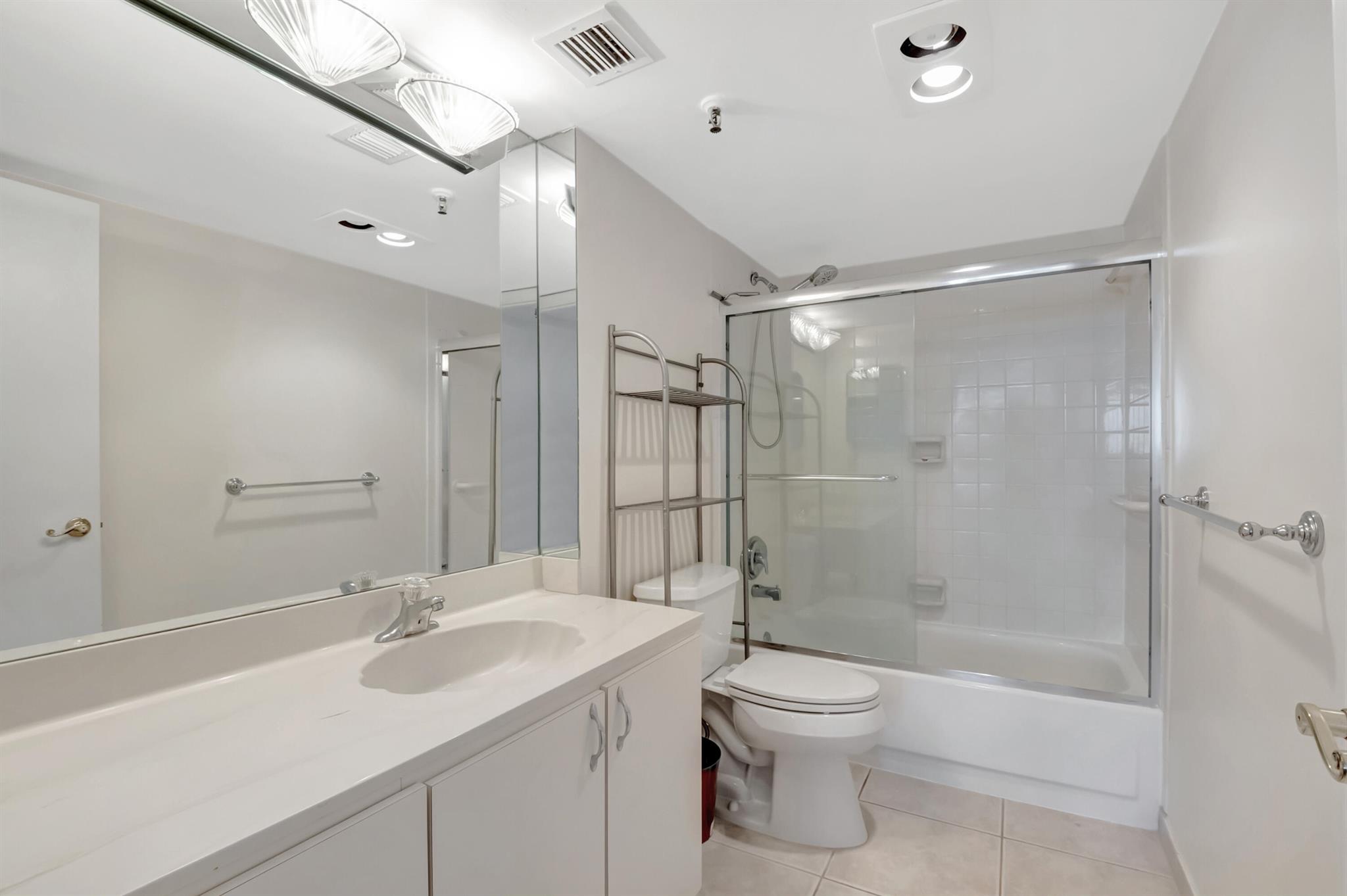 REGENCY HIGHLAND CLUB CON - Residential