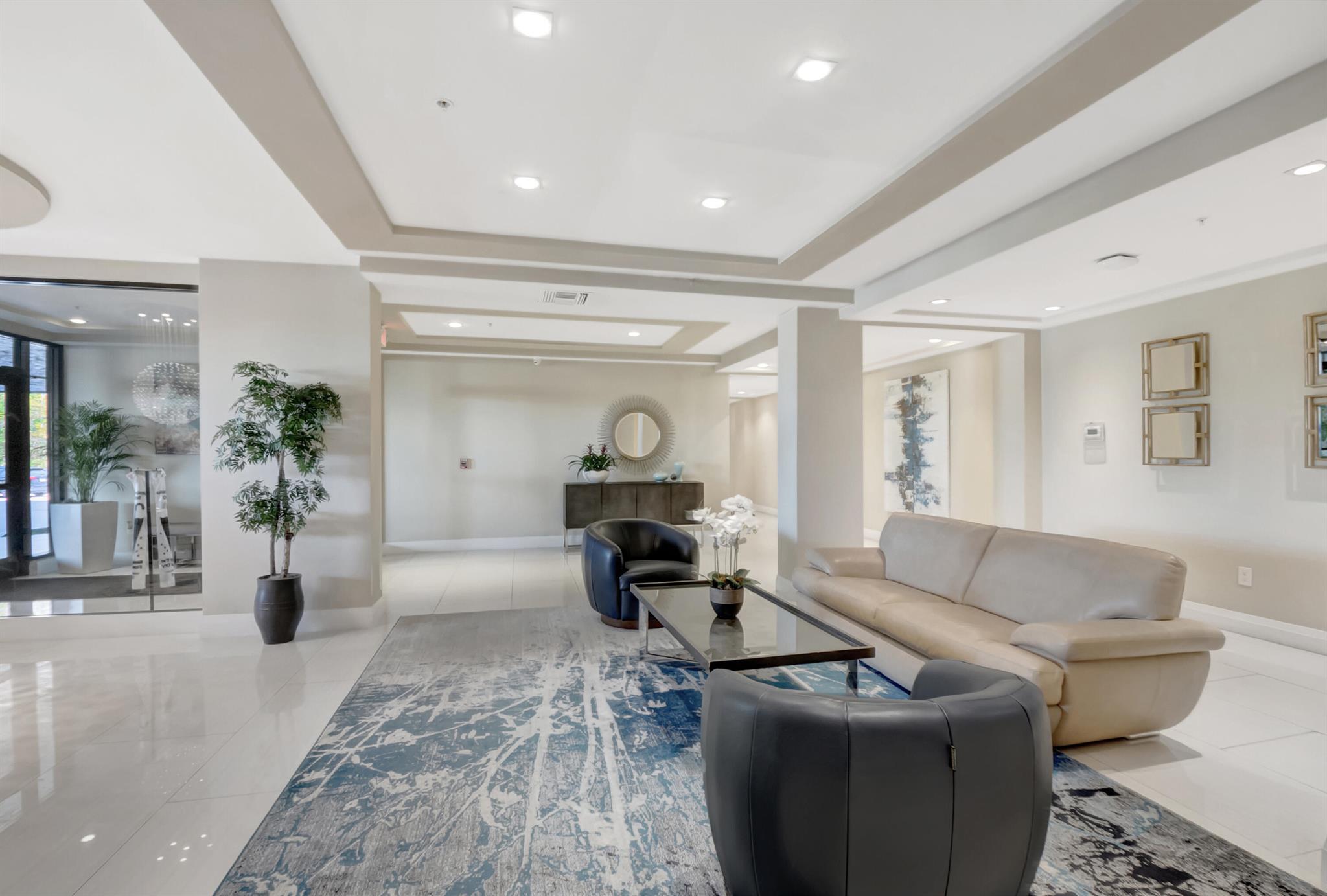 REGENCY HIGHLAND CLUB CON - Residential