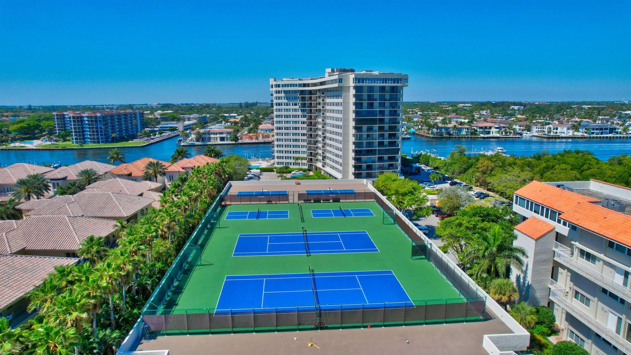 REGENCY HIGHLAND CLUB CON - Residential