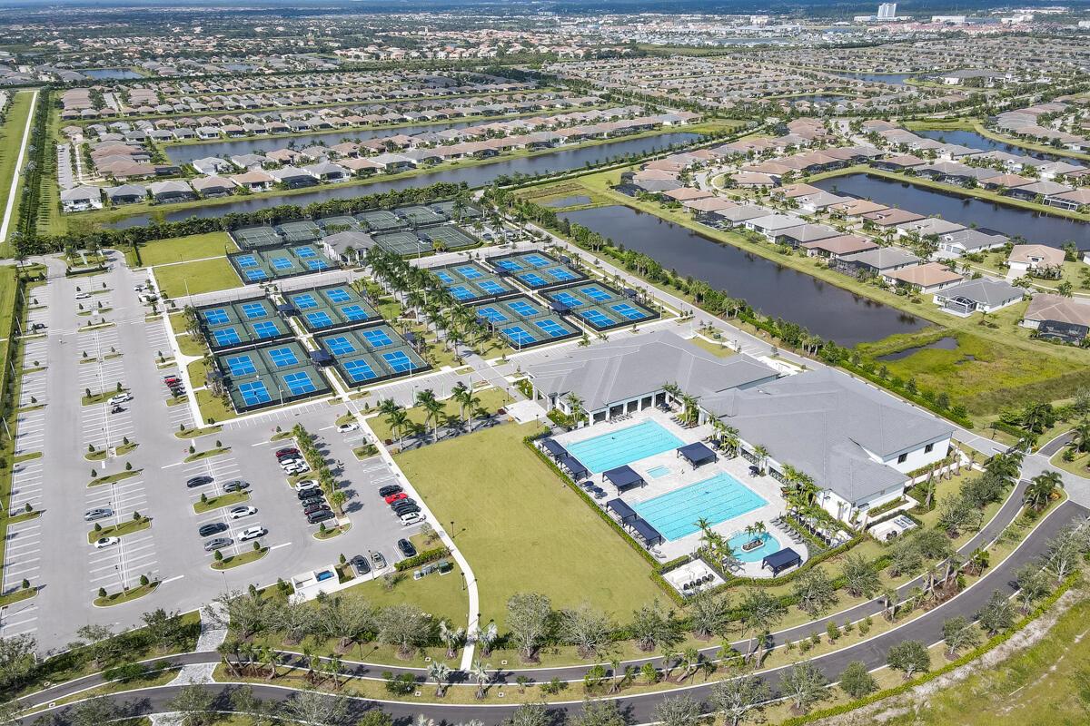 Valencia Cay At Riverland - Residential