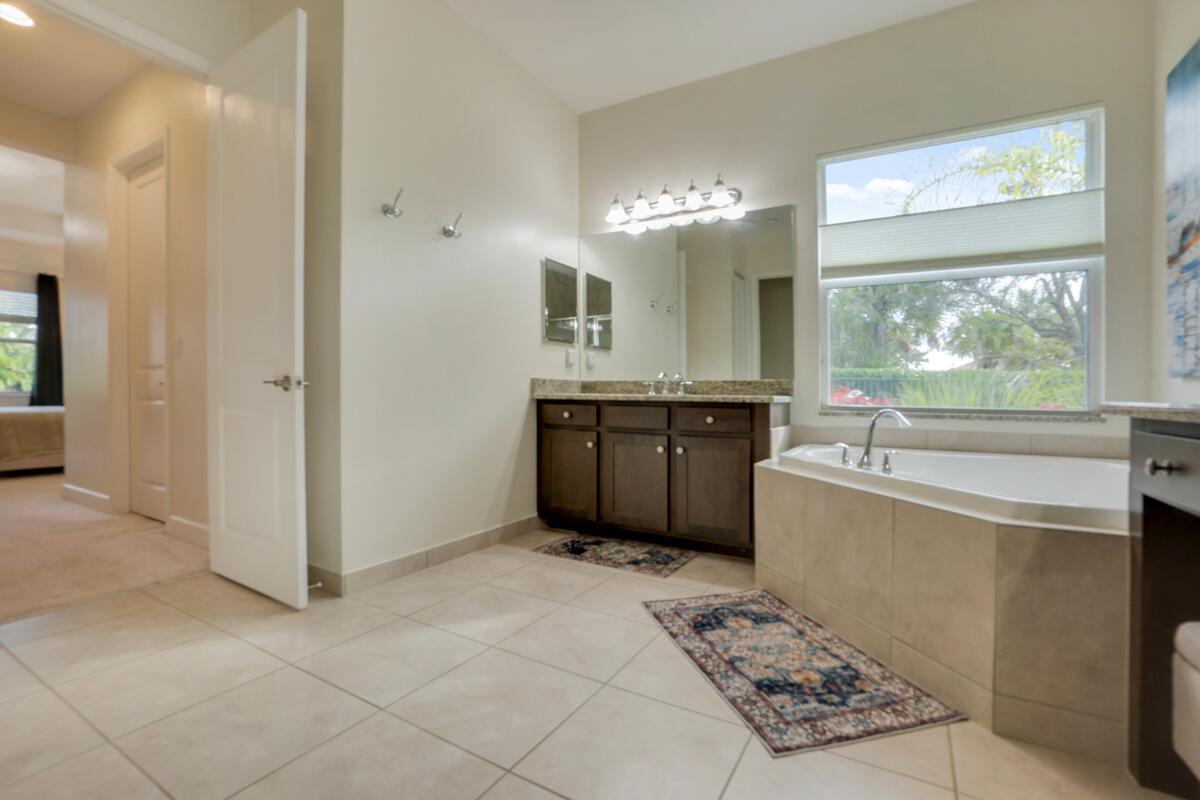 Valencia Cay At Riverland - Residential