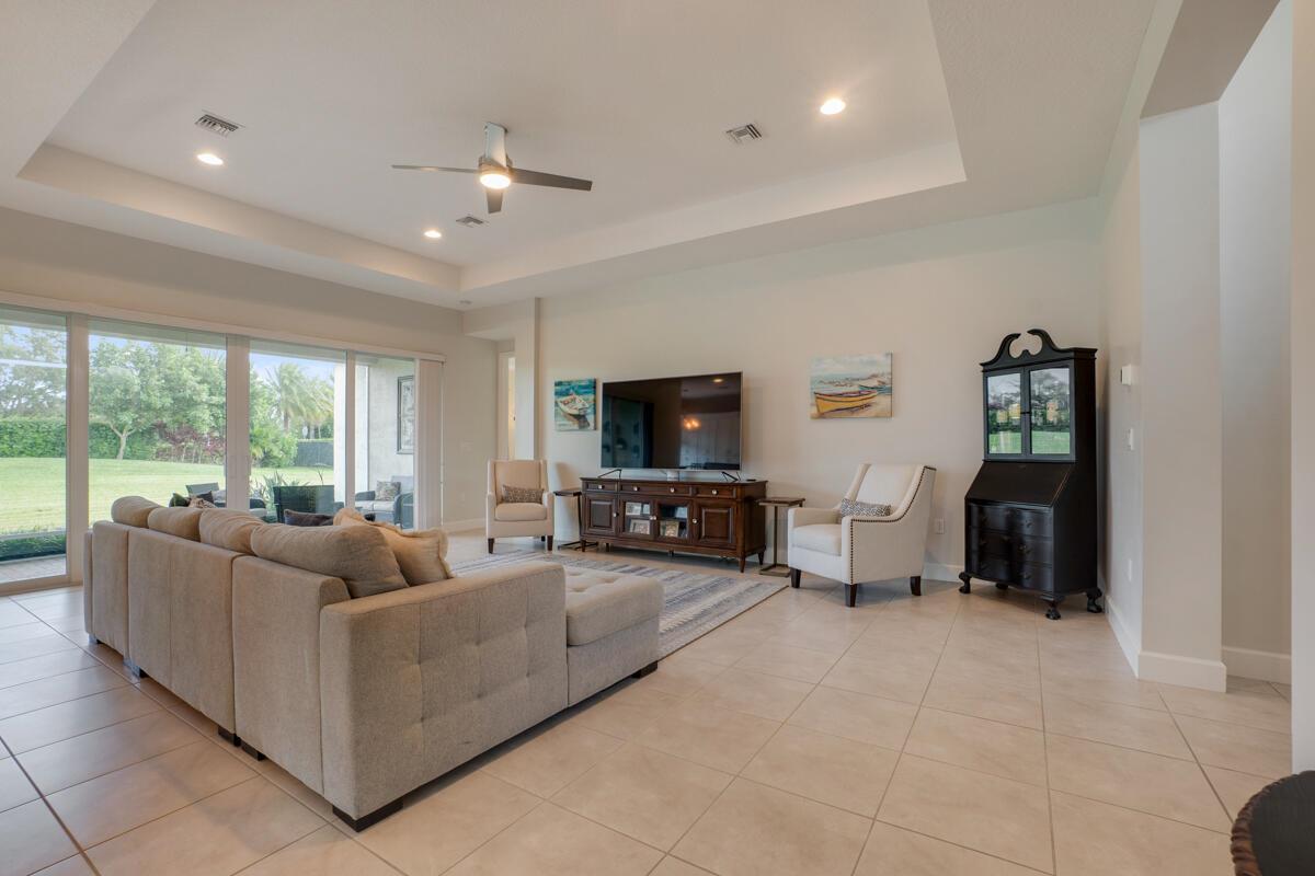 Valencia Cay At Riverland - Residential