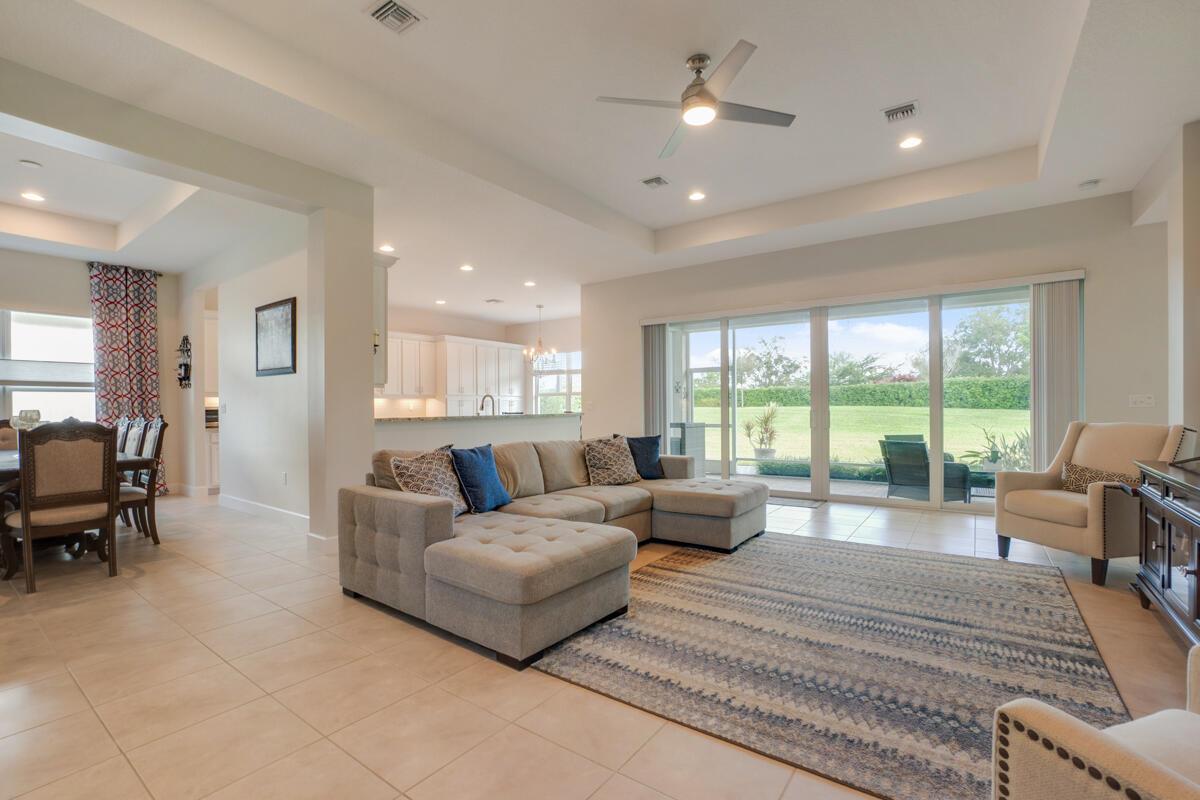 Valencia Cay At Riverland - Residential