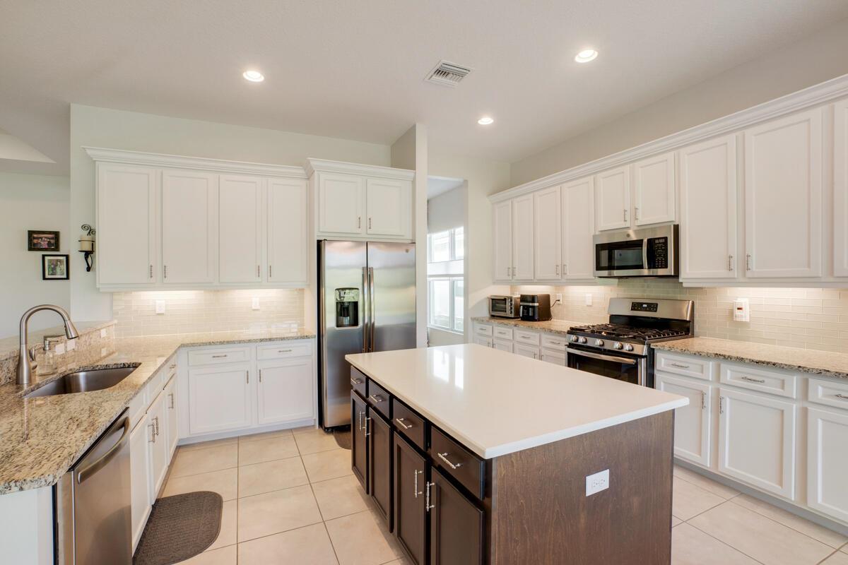 Valencia Cay At Riverland - Residential