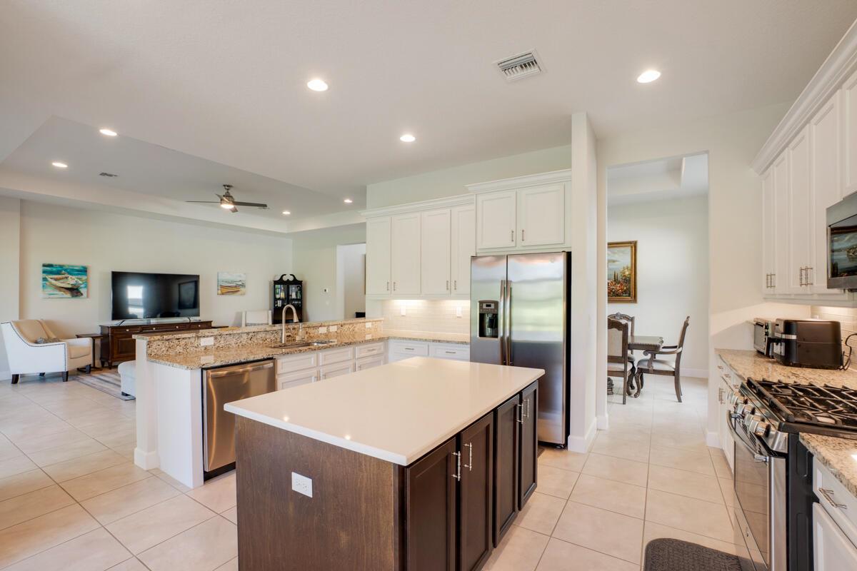 Valencia Cay At Riverland - Residential