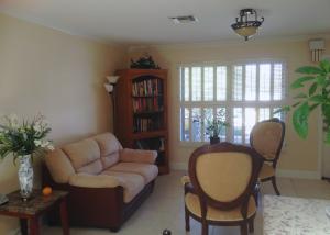 UNIVERSITY GARDENS - Residential