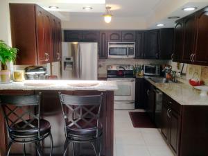 UNIVERSITY GARDENS - Residential