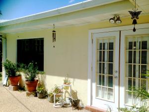 UNIVERSITY GARDENS - Residential