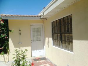 UNIVERSITY GARDENS - Residential