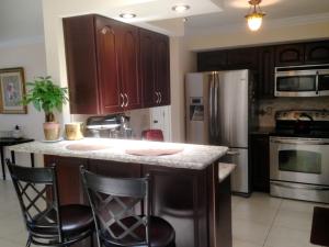 UNIVERSITY GARDENS - Residential