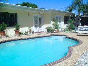 UNIVERSITY GARDENS - Residential